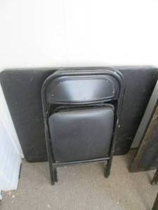 Card table 3434 and 2 padded fo...