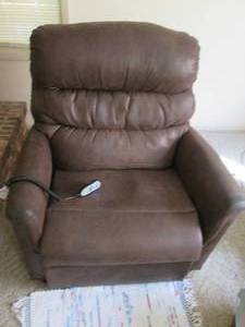 Leather Ultra Comfort lift chair in...