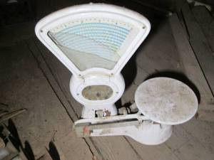 Vintage Dayton scale (see photos )...