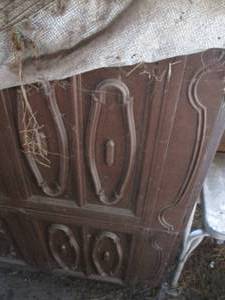 Locking metal cabinet w keys 42.5...