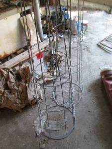 3 very large tomato cages...