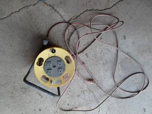 Bayco electric cord reel with four ...