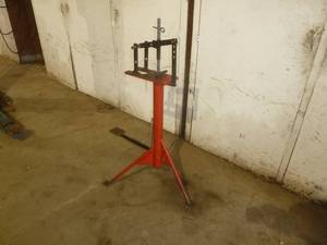 lot 51 image: Transmission Foot Press