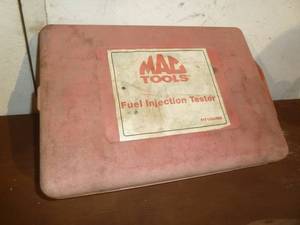 lot 80 image: Mac Tools Fuel Injection Test Set