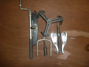 lot 83 image: Miscellaneous  Pullers
