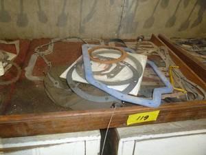 lot 119 image: Transmission Seal KitsGaskets
