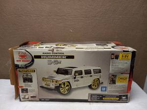 lot 41 image: RADIO CONTROL HUMMER 2