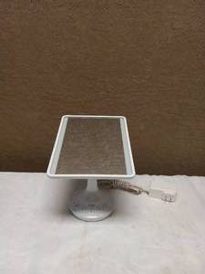 lot 55 image: IHOME VANITY MIRROR WITH BLUETOOTH SPEAKER