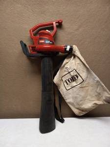 lot 62 image: TORO RAKE AND VAC