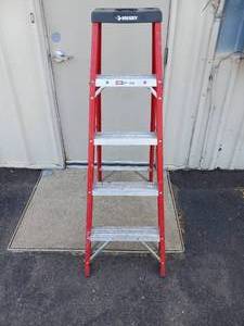 lot 83 image: HUSKY STEP LADDER