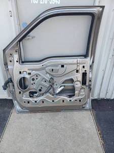 lot 87 image: FORD TRUCK DOOR