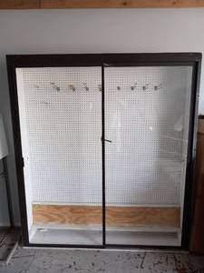 lot 102 image: RETAIL CABINET
