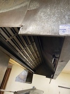 lot 149 image: 6 Hood vent panels