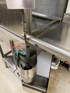 lot 22 image: Swisher NSF Commercial Dish Machine with Pull down door