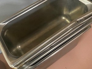 lot 129 image: Lot of 7 well pans