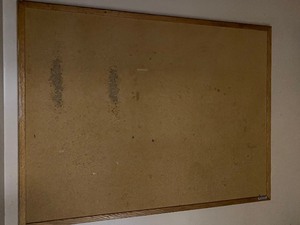 lot 31 image: 4x3 Used Corkboard