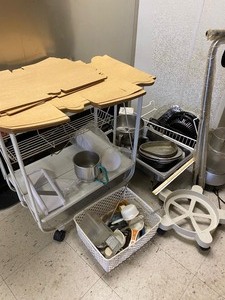 lot 45 image: Mcsl lot of bakery items