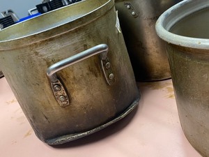 lot 112 image: boiler pots