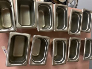lot 125 image: Lot of 11 NSF SS pans (18 well pans) -2