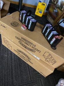 lot 84 image: Lot of Jelly Caddys - black