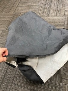 lot 90 image: 3 thermal bags, incl. 2 large pizza bags and 1 extra large black bag.