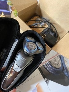 lot 170 image: Philips Norelco 6500 Shaver NEW