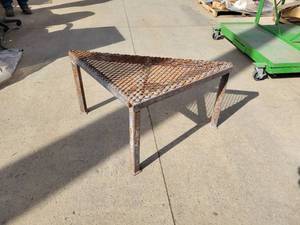 Steel Triangle Platform