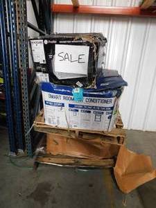 lot 63 image: (3) AIR CONDITIONER LOT ALL 220V