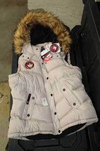 Canada Weather Gear Size X-Large Ladies Fur Hood Vest