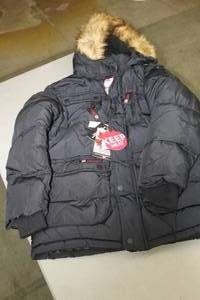 Canada Weather Gear Size Medium Ladies Fur Hood Jacket