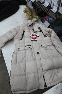Canada Weather Gear Size Medium Ladies Fur Hood Parka