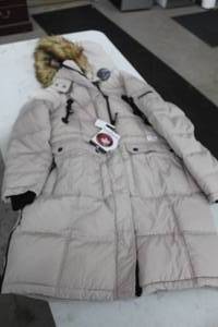 Canada Weather Gear Size Large Ladies Fur Hood Parka