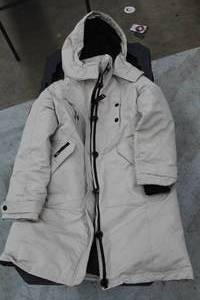 Canada Weather Gear Size Medium Ladies Fur Hood Parka