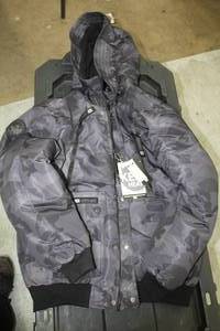 Canada Weather Gear Size Medium Mens Jacket