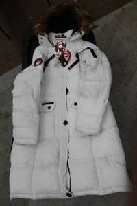 Canada Weather Gear Size Medium Ladies Fur Hood Parka