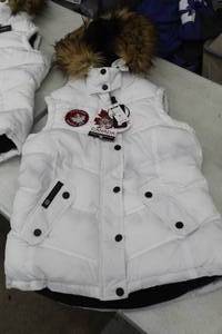 Canada Weather Gear Size Medium Ladies Vest