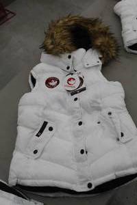 Canada Weather Gear Size Medium Ladies Vest