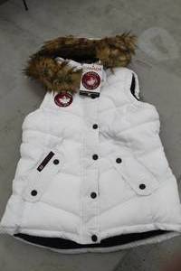 Canada Weather Gear Size Medium Ladies Vest
