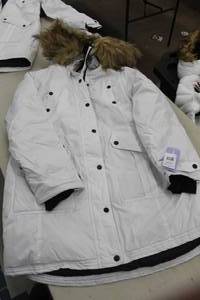 Madden Girl Size X-Large Ladies Fur Hood Parka