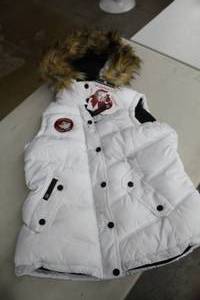 Canada Weather Gear Size Large Ladies Vest