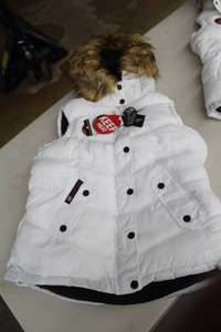 Canada Weather Gear Size Large Ladies Vest