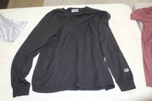 Champion Size Medium Mens Long Sleeve Shirt