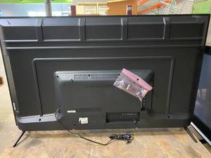 lot 979 image: WR55UT4210 Westinghouse 55 4K Ultra HD Roku Smart TV with HDR (TECHNICIAN TESTED LIKE-NEW)