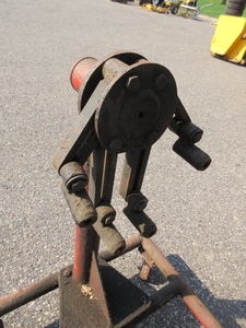 lot 708 image: RED ENGINE STAND