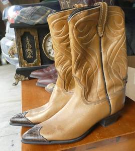 Womens Cowboy Boots size 5 12 A