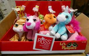 1 box of 12 animals for your backpacks, 6 different characters