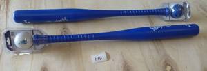 2 Plastic bat and ball