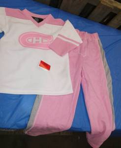 Girls sweatpants and jersey 46