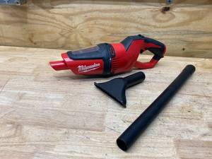 MILWAUKEE M12 12-Volt Lithium-Ion Cordless Compact Vacuum (Tool-Only)