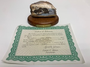 lot 105 image: Excellent Hand Made Fossilized Walrus Ivory Scrimshaw by Artist Lynnette Johnson